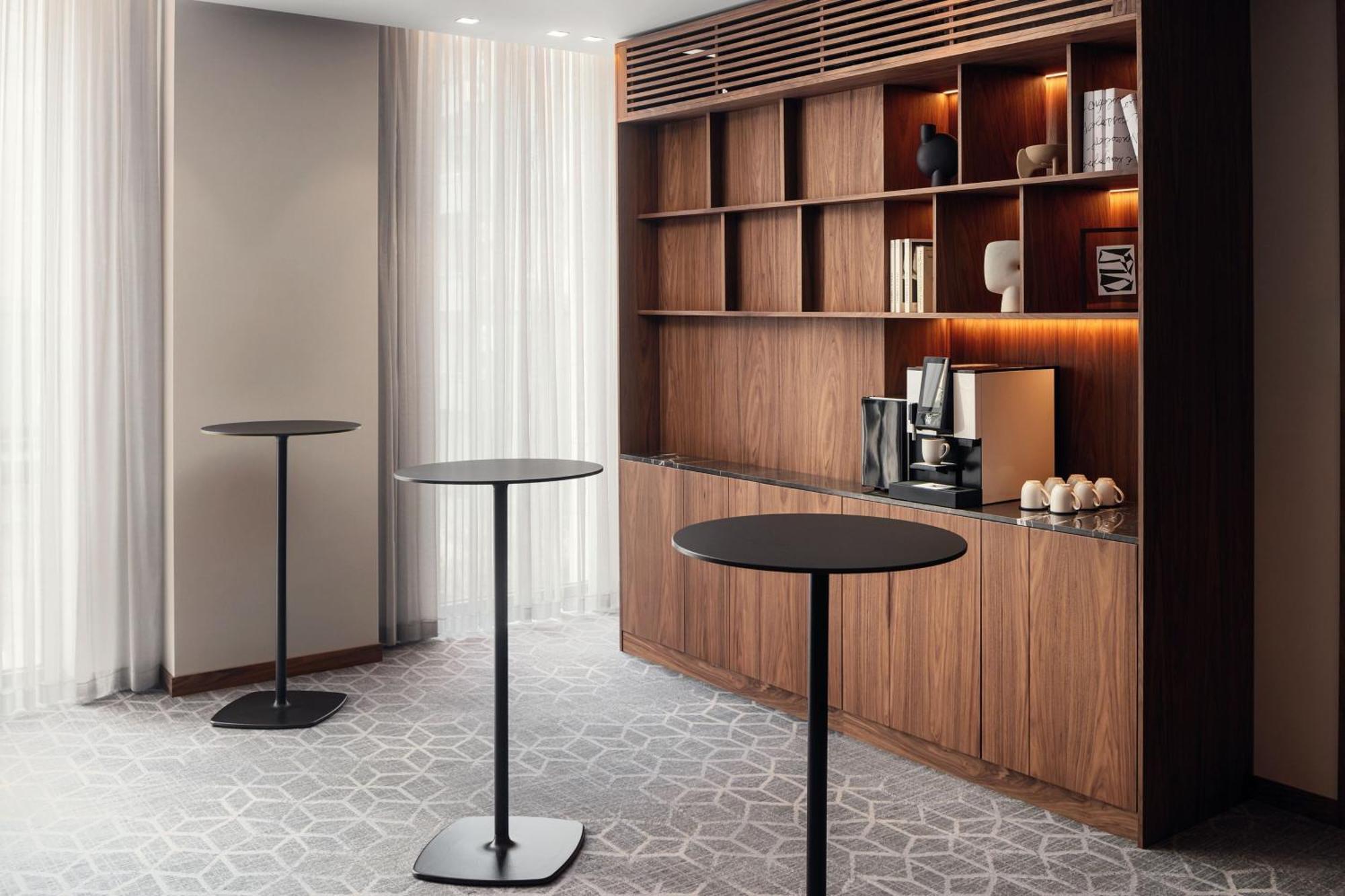 Courtyard By Marriott יירבאן מראה חיצוני תמונה